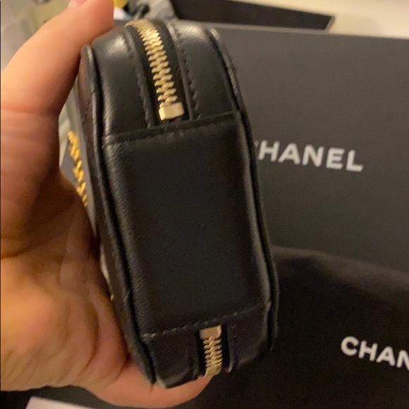 Chanel quilted crossbody bag - Picture 3 of 5